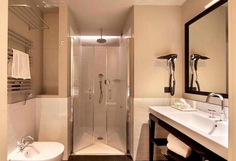 هتل NH Collection Torino Piazza Carlina