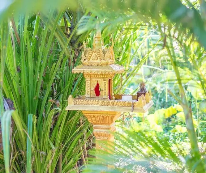 Отель Sambor Village