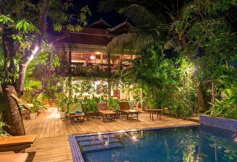 Отель Sambor Village