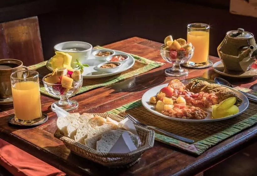 Отель Sambor Village