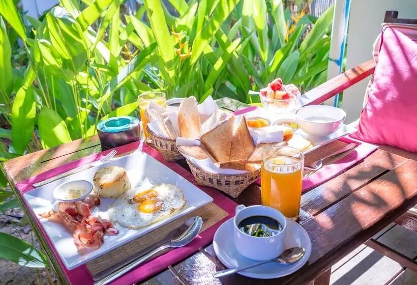 Отель Sambor Village