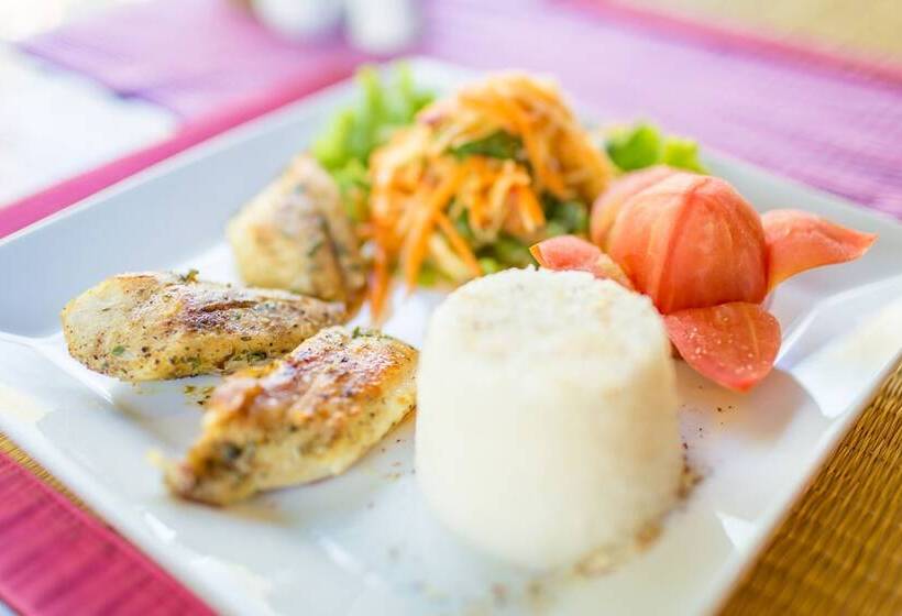 酒店 Sambor Village