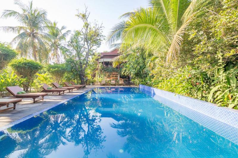 酒店 Sambor Village