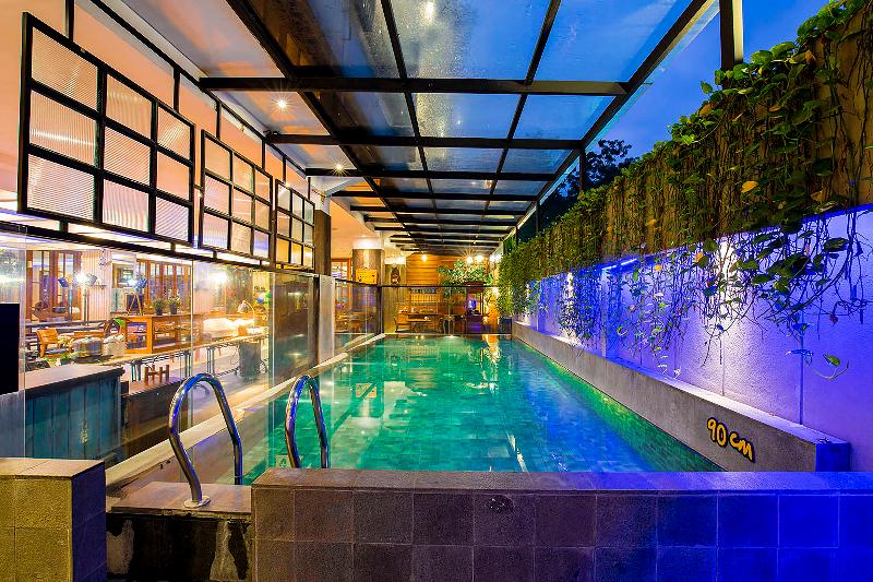 בית מלון כפרי The 1o1 Bandung Dago