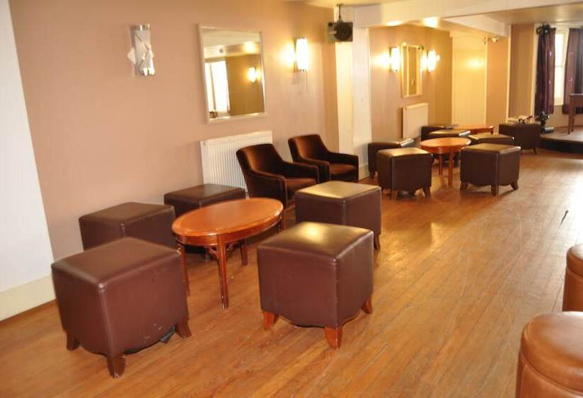 ホテル The Strand