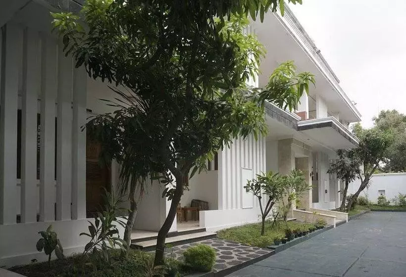 فندق Urbanview Omah Pari Boutique