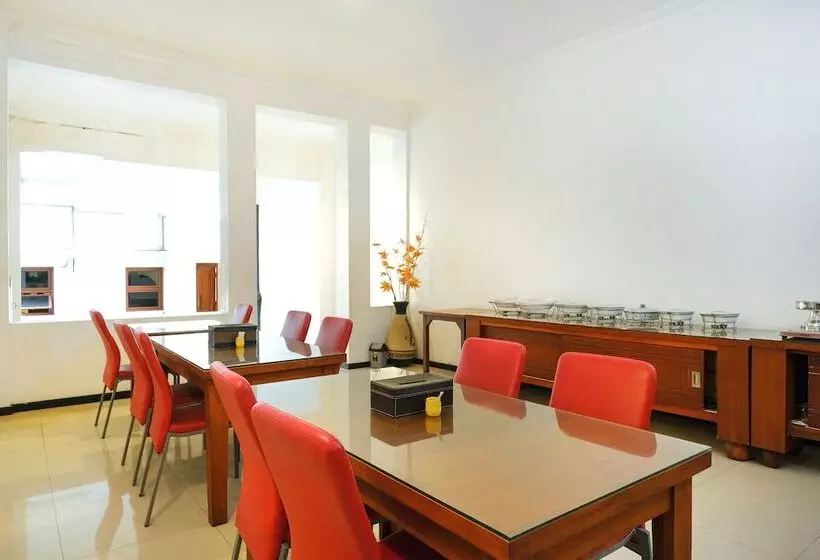 فندق Urbanview Omah Pari Boutique