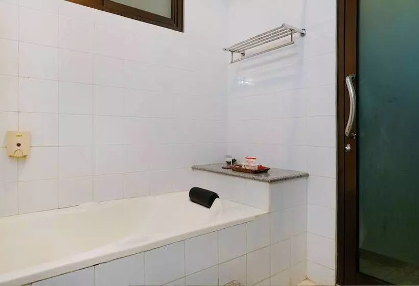 فندق Urbanview Omah Pari Boutique