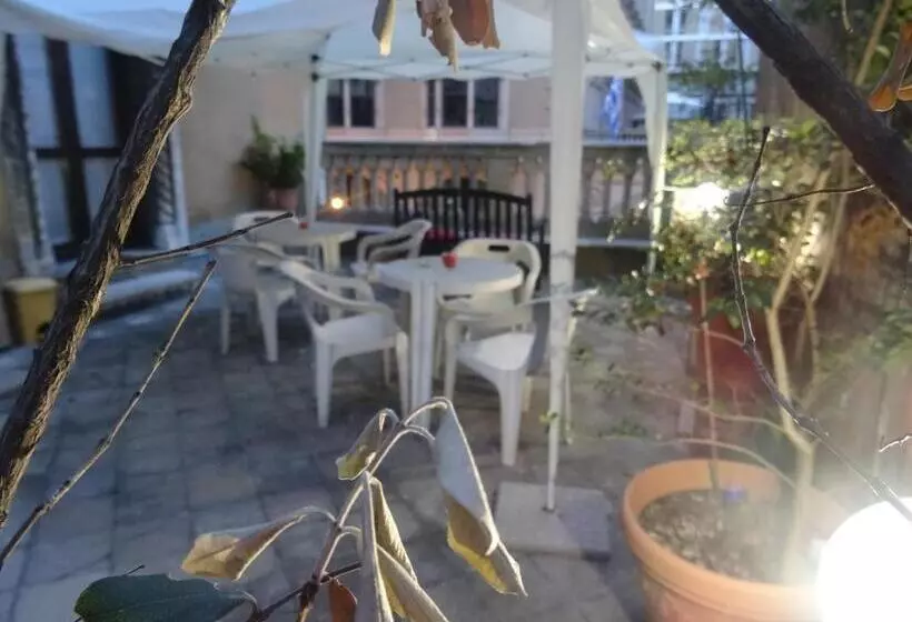 Pensjonat Albergo Locanda Alambra