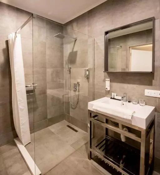 Saint Tropez Boutique