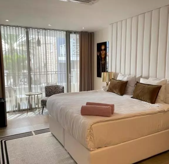 Saint Tropez Boutique