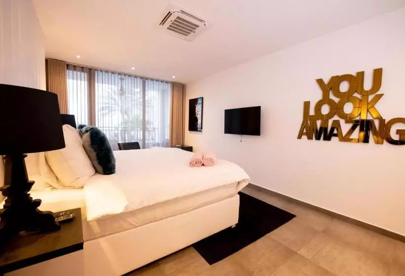 Saint Tropez Boutique