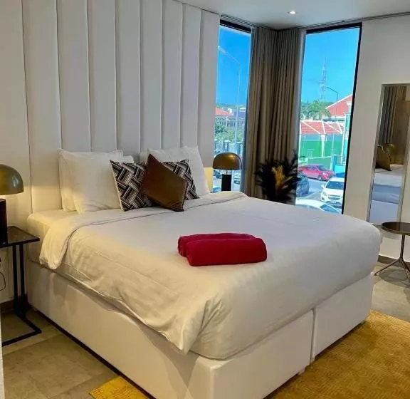 Saint Tropez Boutique