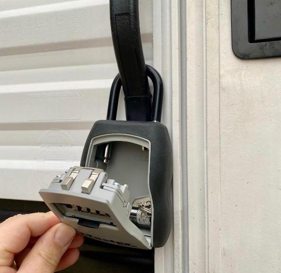 Отель Bright Side Inn