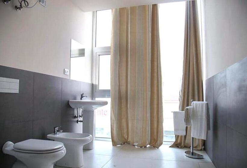 پانسیون East Design Rooms