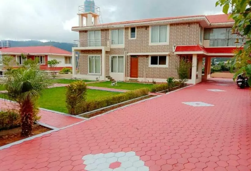 Majatalo Velus Bungalow Ooty By Lexstays