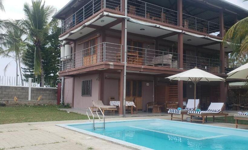 تختخواب و صبحانه Nosy Bay View