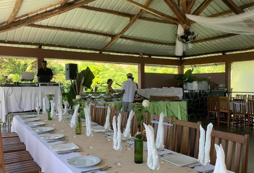 تختخواب و صبحانه Nosy Bay View