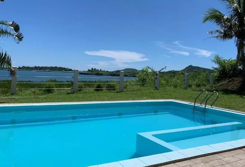 تختخواب و صبحانه Nosy Bay View