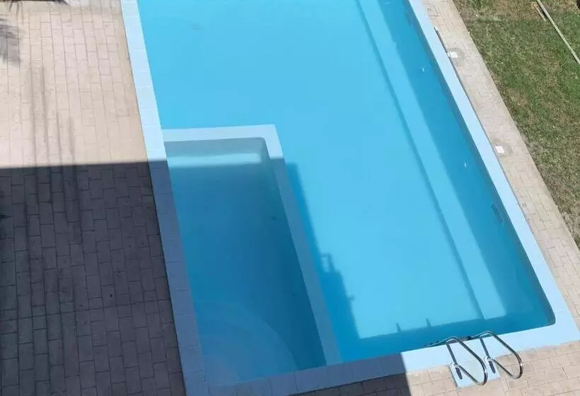 تختخواب و صبحانه Nosy Bay View