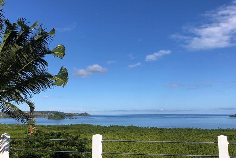 تختخواب و صبحانه Nosy Bay View