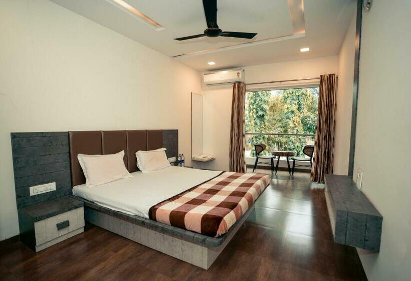 The Visawa Resort Lawns & Banquet