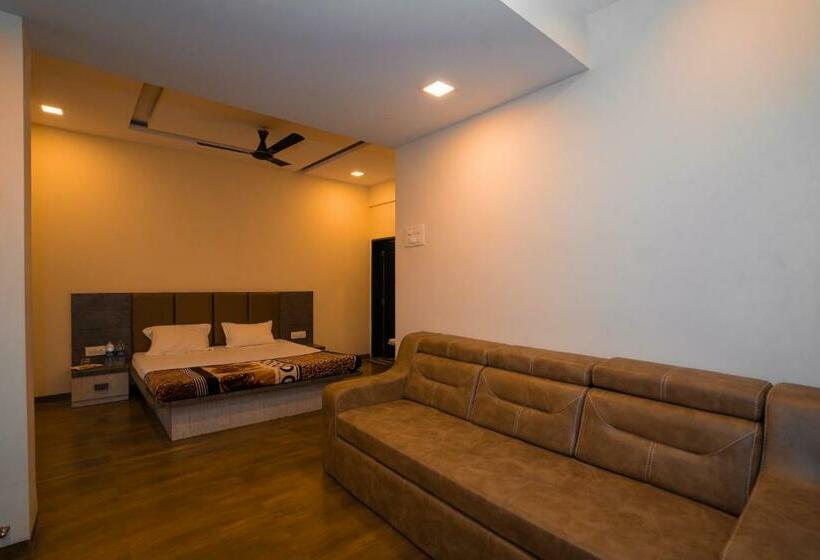 The Visawa Resort Lawns & Banquet