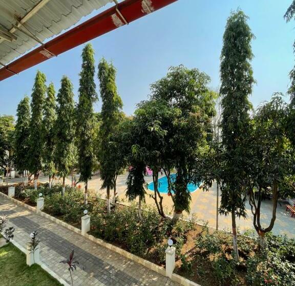 The Visawa Resort Lawns & Banquet