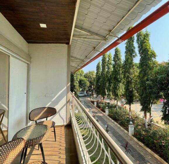 The Visawa Resort Lawns & Banquet