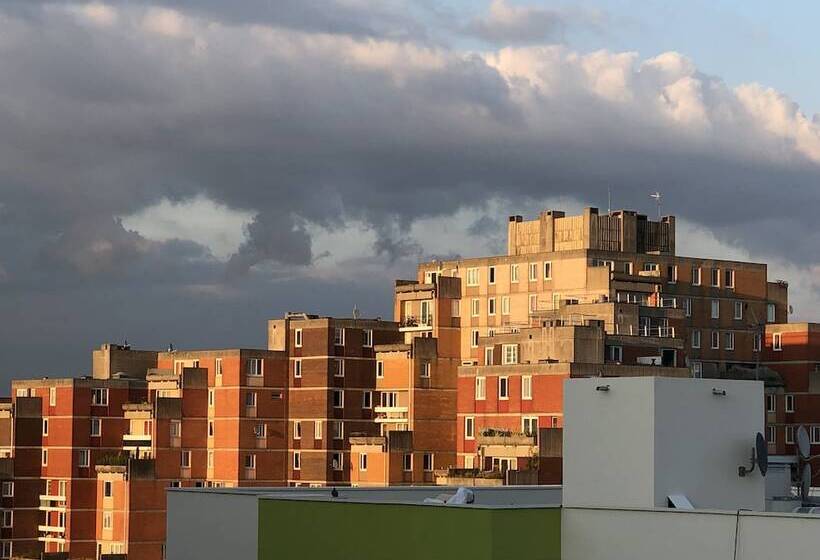 تختخواب و صبحانه Evry Time