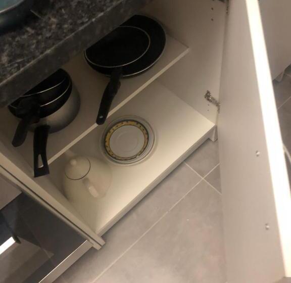 تختخواب و صبحانه Evry Time