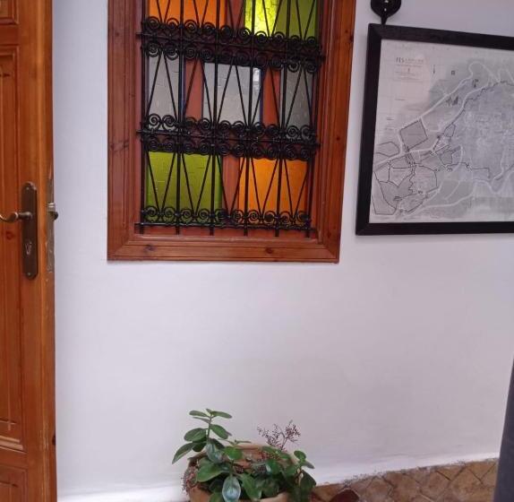 تختخواب و صبحانه Riad Dar Nouar