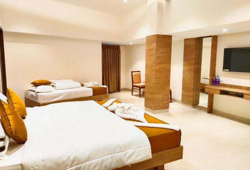 The Paradise Hotel   Luxury Stay