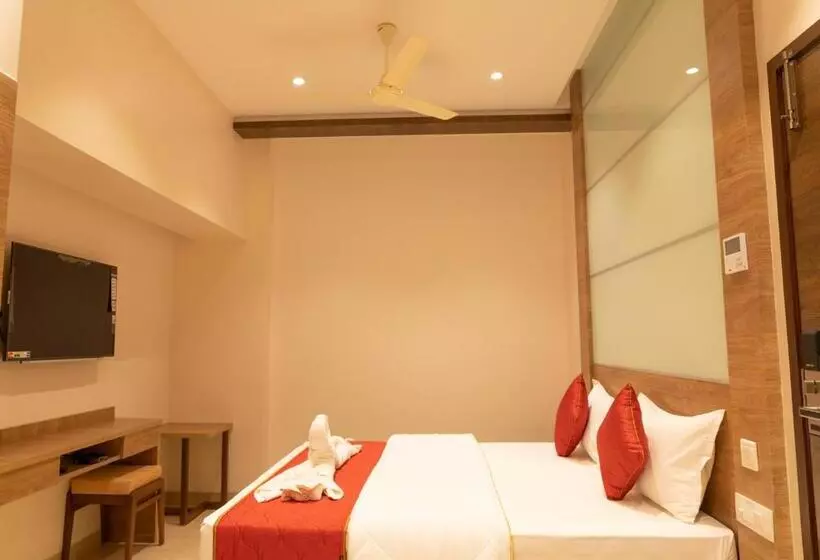 The Paradise Hotel   Luxury Stay