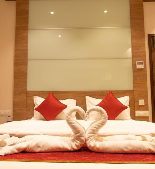 The Paradise Hotel   Luxury Stay