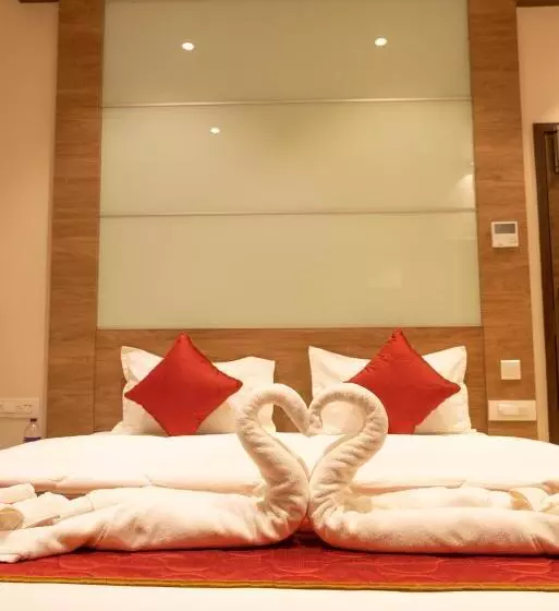 The Paradise Hotel   Luxury Stay