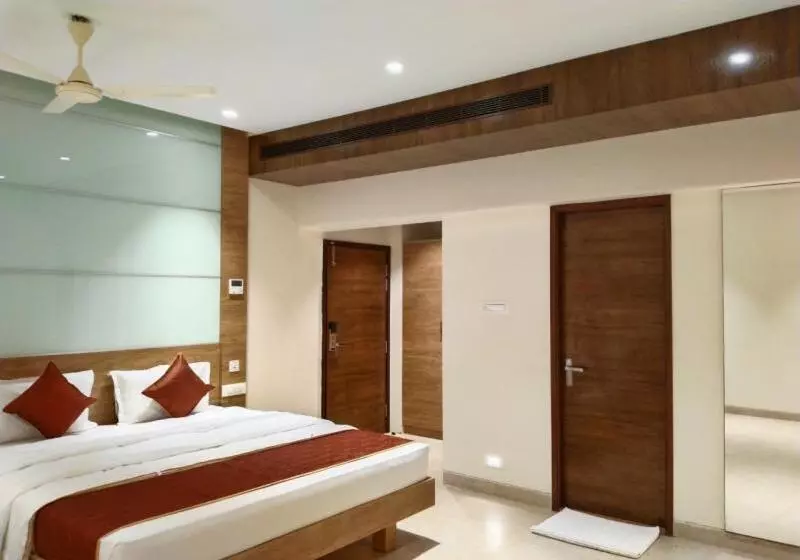 The Paradise Hotel   Luxury Stay