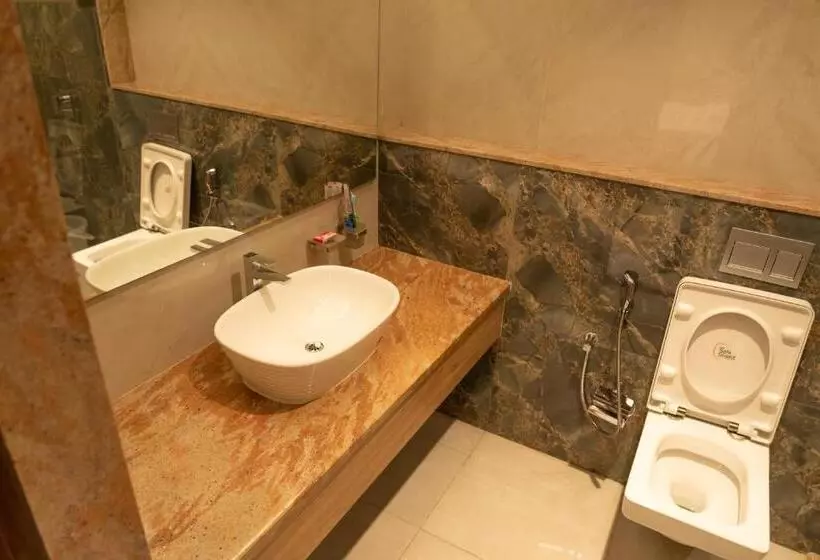 The Paradise Hotel   Luxury Stay