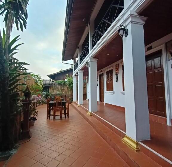 בית מלון כפרי Mekong Chidlatda Villa