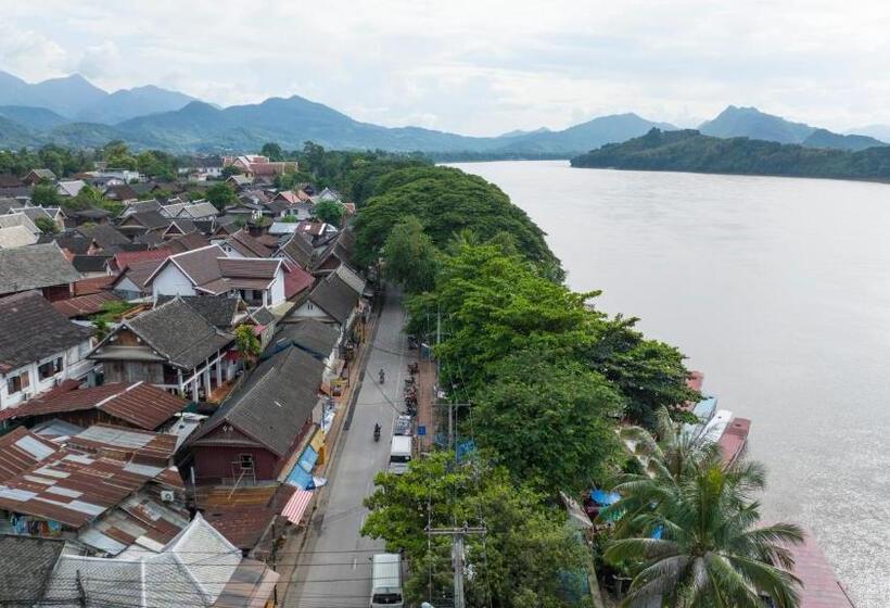 בית מלון כפרי Mekong Chidlatda Villa