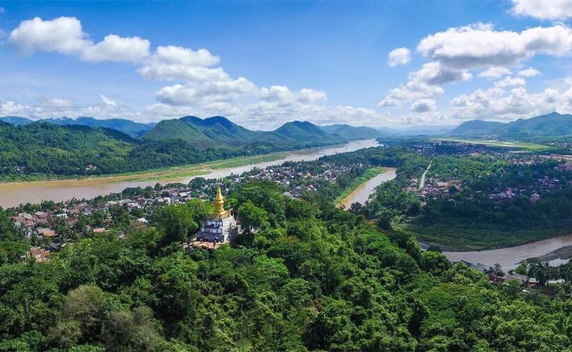 בית מלון כפרי Mekong Chidlatda Villa