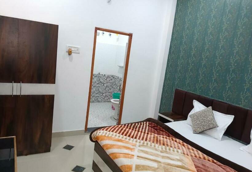 펜션 Shree Gorakhnath Guest House