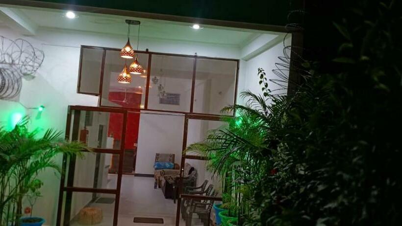 펜션 Shree Gorakhnath Guest House