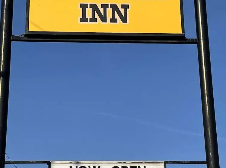 Broadway Inn Motel