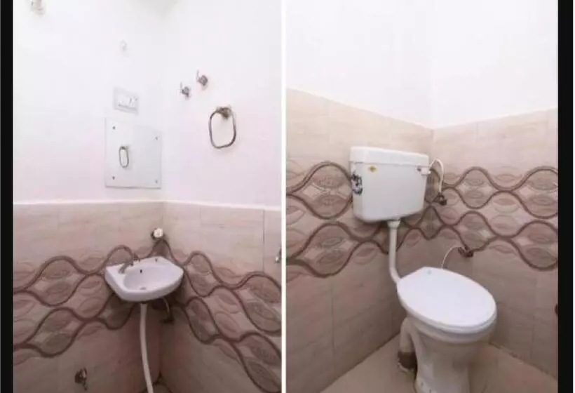 ホテル Ganga Guest House By Wb Inn