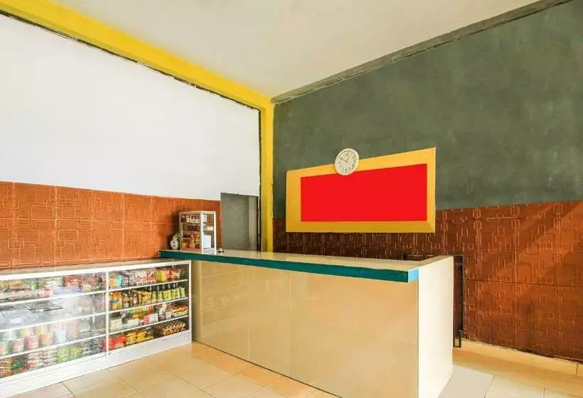 ホテル Oyo 91855 Big  Kendari