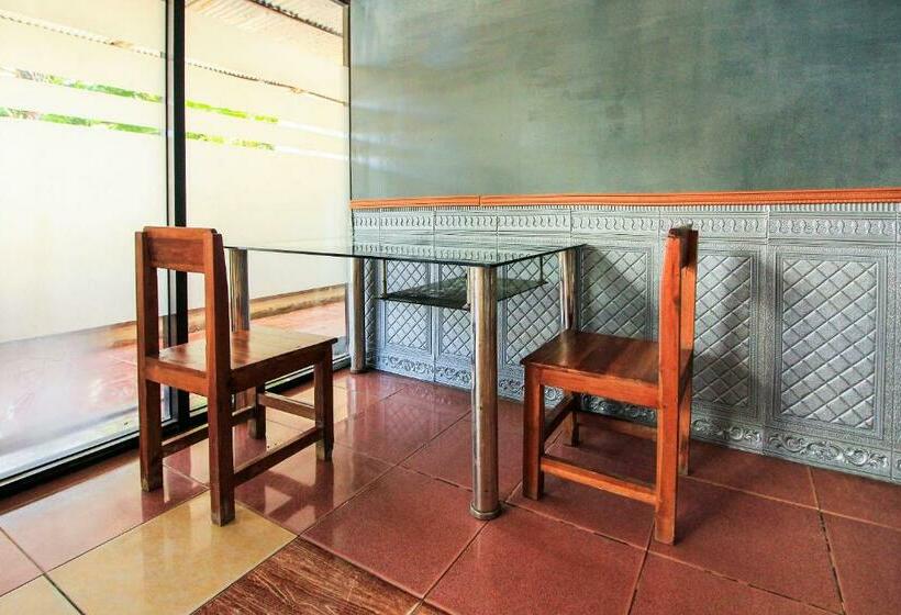 호텔 Oyo 91855 Big  Kendari