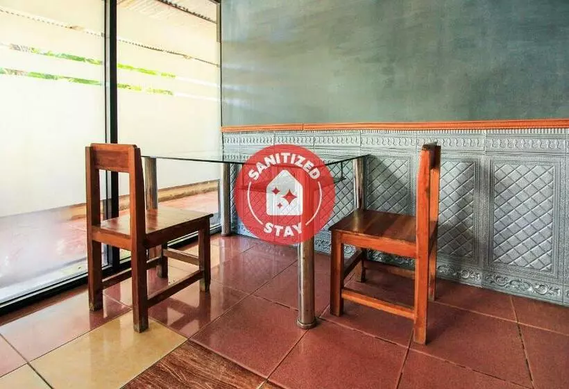 ホテル Oyo 91855 Big  Kendari