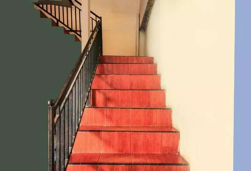 ホテル Oyo 91855 Big  Kendari