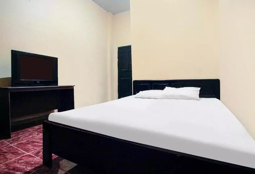 ホテル Oyo 91855 Big  Kendari